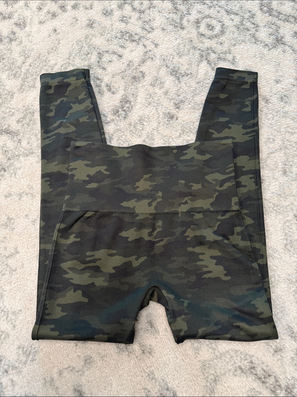 Spanx Women’s Camouflage High-Waist Leggings - Olive Green Camo like new Small